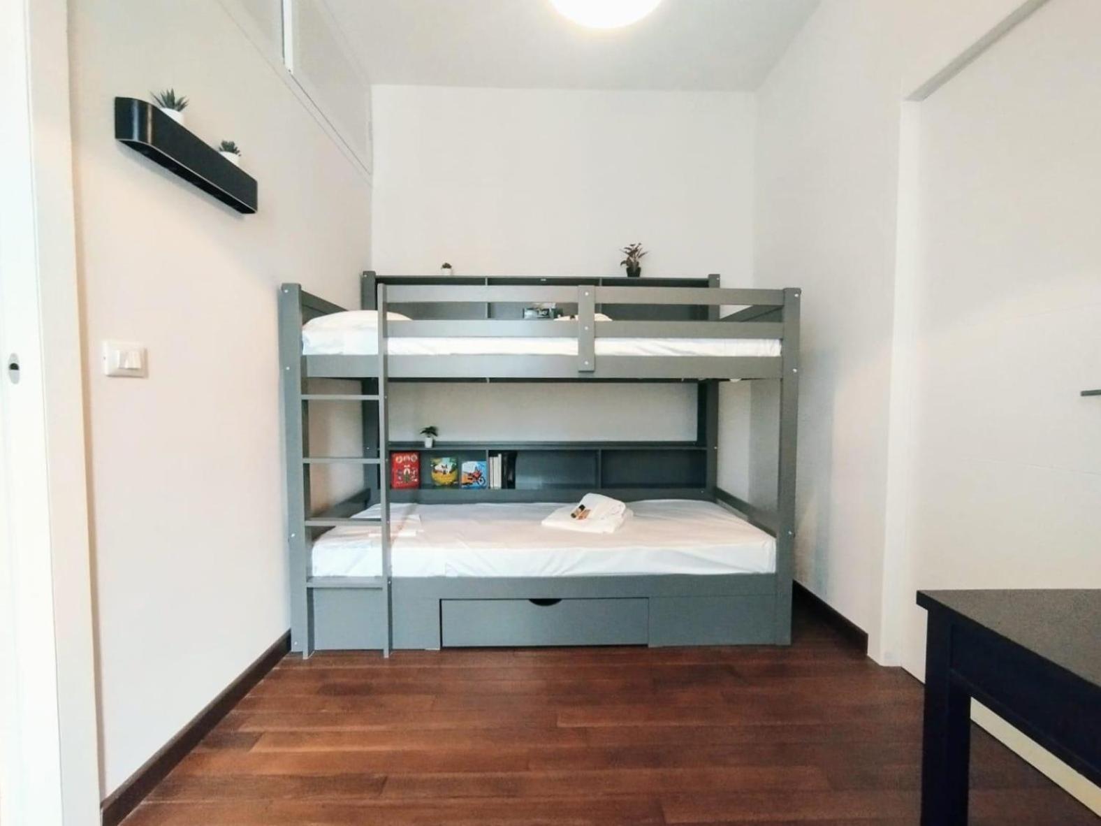 Joivy Spacious Family Apt For 4, In Carignano, Genua Zewnętrze zdjęcie